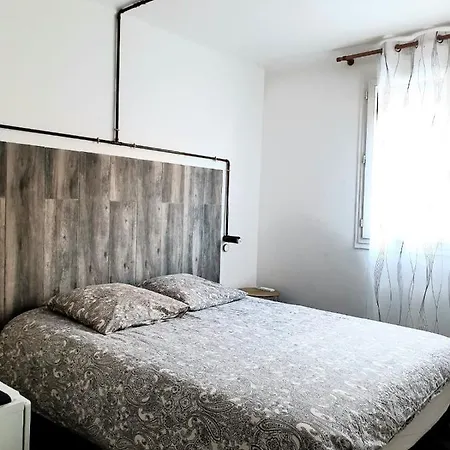 Une calanque au coeur de la ville Marseille Extérieur photo